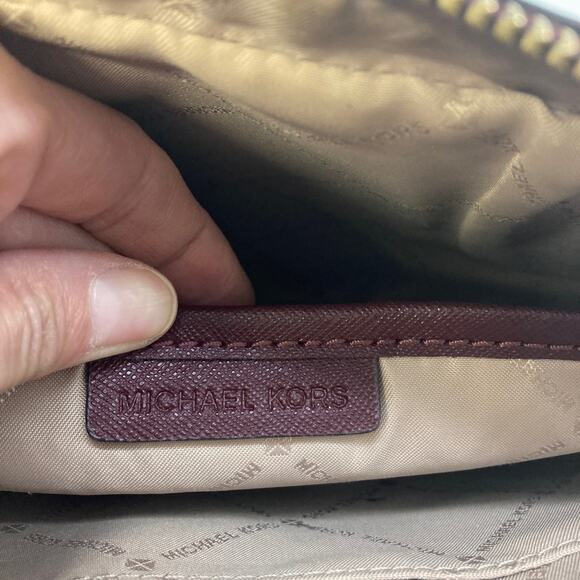 MICHAEL KORS, SMALL WINE SAFFIANO LEATHER CROSSBODY BAG - Picture 12 of 14